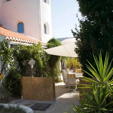 Charming 4-bed In With Private Pool Villa *