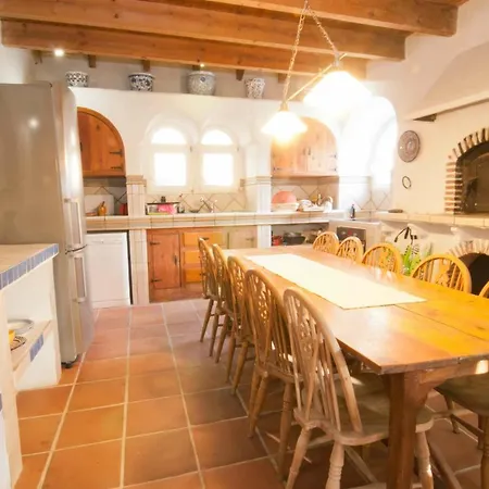 Villa Charming 4-bed In With Private Pool *