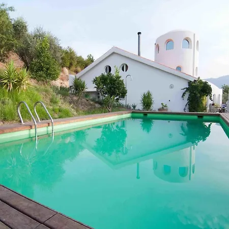 Charming 4-bed In With Private Pool * Melegís