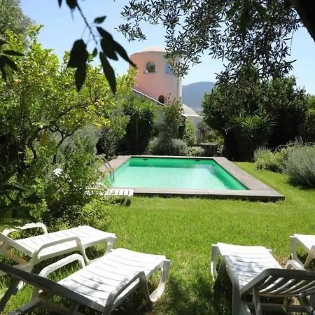 Charming 4-bed In With Private Pool Villa *